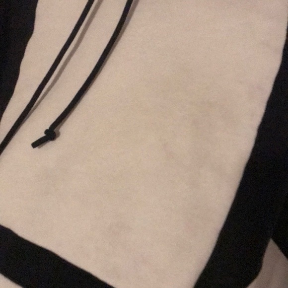 Adidas large trefoil cropped hoodie - Picture 4 of 4